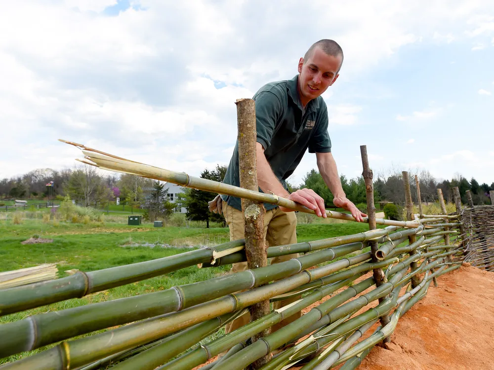 Fence weaving