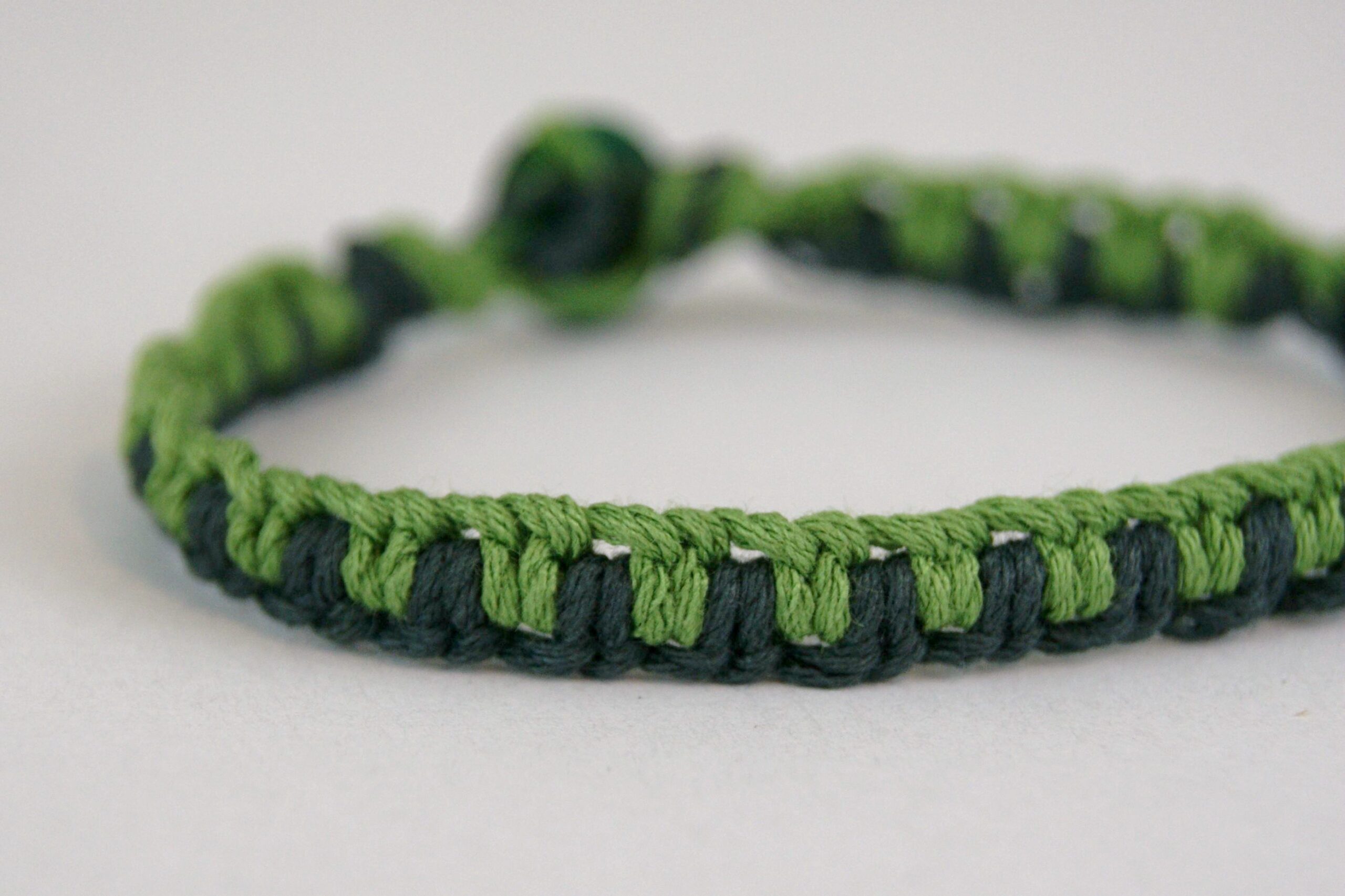 How to Weave Hemp Bracelets